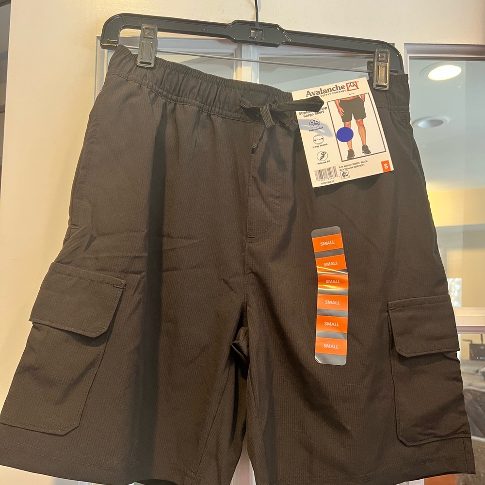 Avalanche Men's Dark Cargo Shorts